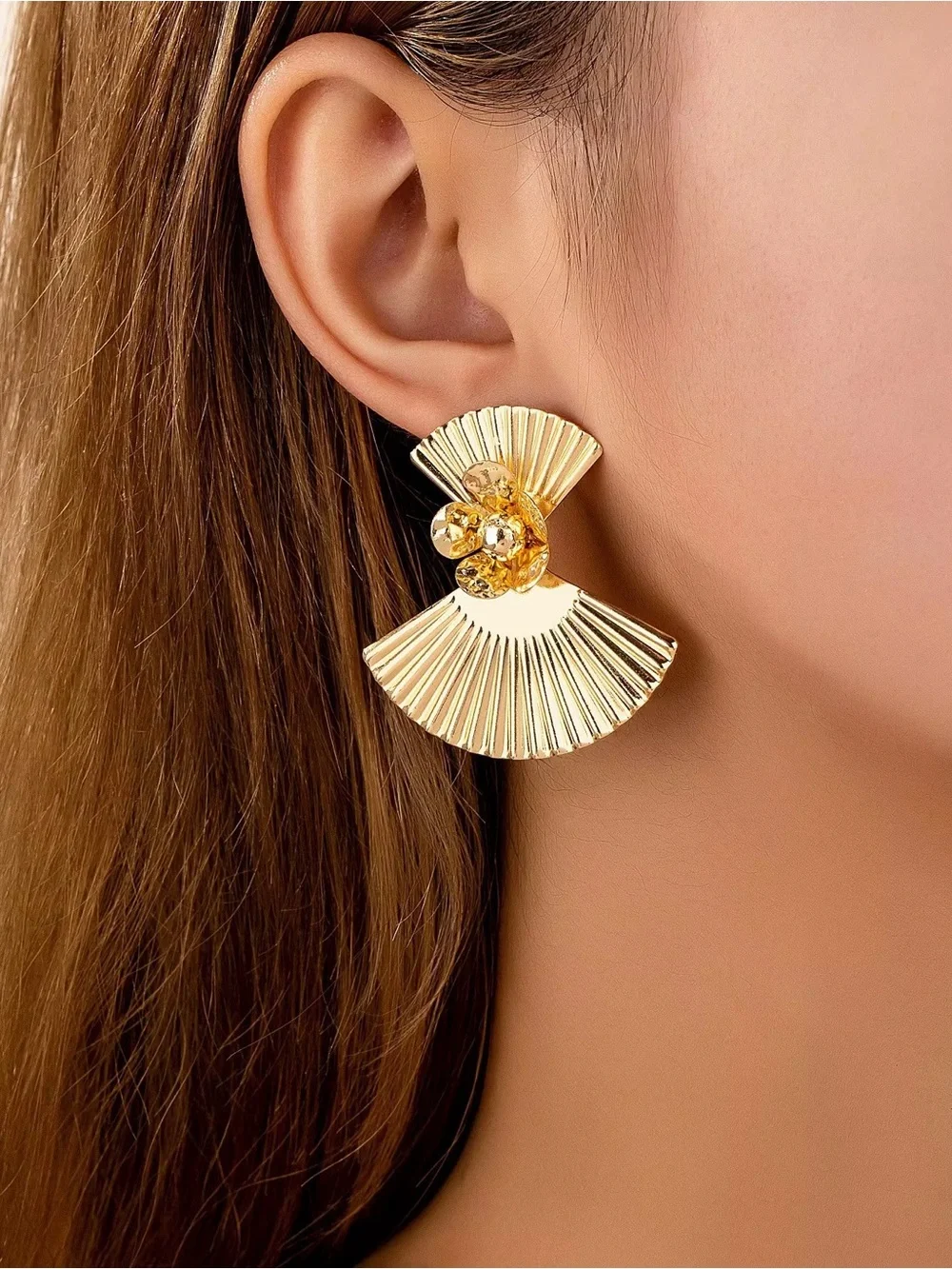 *** High Quality Gold Fan-Shape Statement Earrings - Women Jewelry